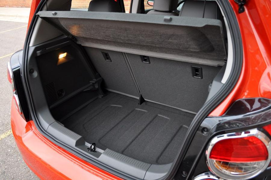  Chevrolet Sonic LTZ 2012 года  (фото 8 из 48)